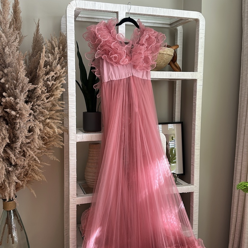 Elegant Pink Ruffled Gown - Picture 9 of 10